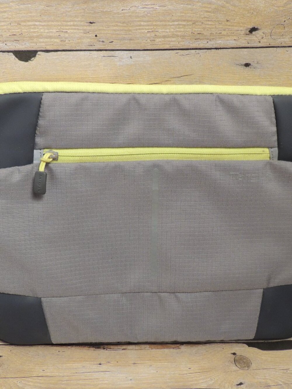 Targus Bex II laptop sleeve for 14" Laptops